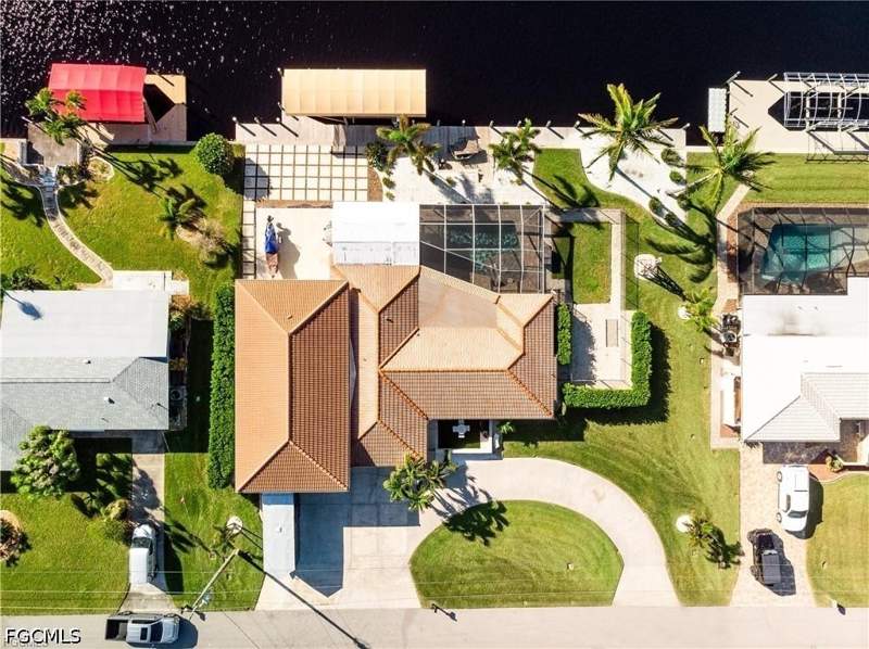 2 bedroom SingleFamilyResidence at 134 SW 53rd Ter, Cape Coral, Cape Coral — photo 2