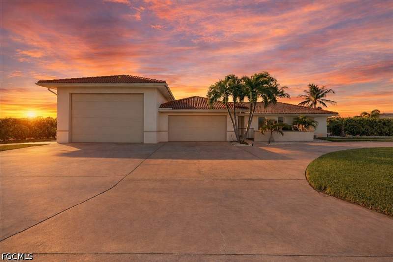 2 bedroom SingleFamilyResidence at 134 SW 53rd Ter, Cape Coral, Cape Coral — photo 3