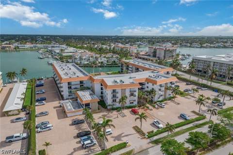 2900 Gulf Shore Blvd N 110, Naples FL - photo 18 of 24
