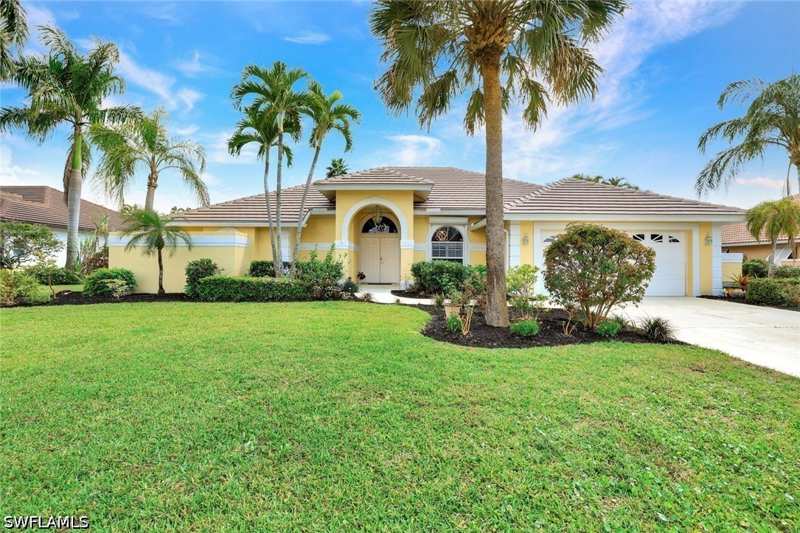 3 bedroom SingleFamilyResidence at 9820 Alhambra Ln, Spanish Wells, Bonita Springs — photo 1
