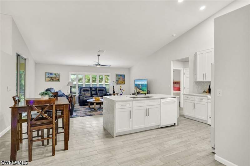 3 bedroom SingleFamilyResidence at 9820 Alhambra Ln, Spanish Wells, Bonita Springs — photo 3