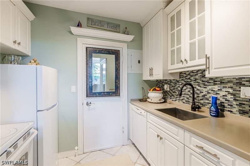 bedroom Condominium at 240 Seaview Ct 105, Sunset House, Marco Island — photo 4