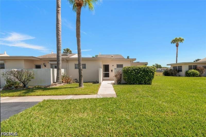 2 bedroom Condominium at 712 Joel Blvd, Beach Club Colony Condo, Lehigh Acres — photo 2