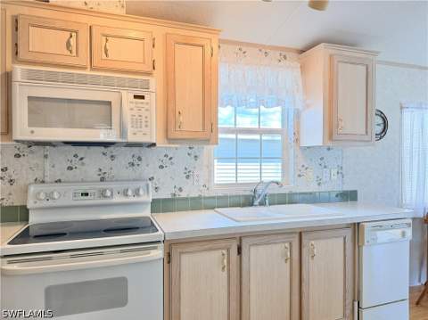 2 Jade Dr 2J, Naples FL - photo 10 of 44
