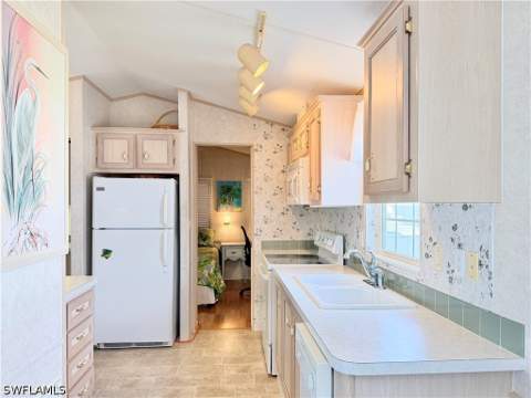 2 Jade Dr 2J, Naples FL - photo 8 of 44