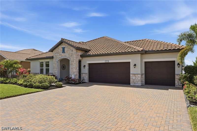 3 bedroom SingleFamilyResidence at 2094 Grove Dr, Valencia Lakes, Naples — photo 1