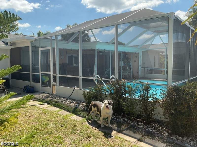 3 bedroom SingleFamilyResidence at 4617 Forest glen Dr, Waterway Estates, North Fort Myers — photo 4