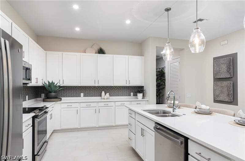 3 bedroom Condominium at 315 Indies Dr W 202, Antilles, Naples — photo 3
