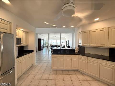 484 Gulf Bend Dr, Captiva FL - photo 12 of 49