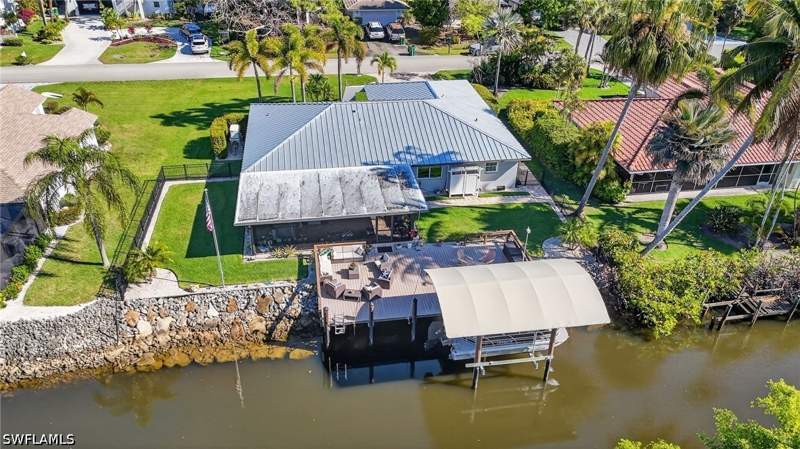3 bedroom SingleFamilyResidence at 2424 Longboat Dr, Coconut River, Naples — photo 4