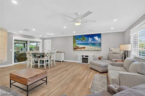 2424 Longboat Dr, Naples FL - photo 6 of 38