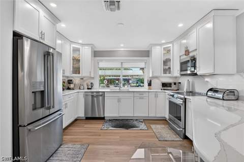 2424 Longboat Dr, Naples FL - photo 9 of 38