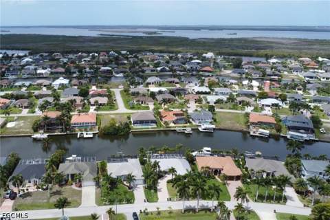 2562 SW 27th Pl, Cape Coral FL - photo 22 of 27