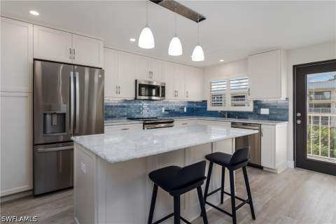 3450 Gulf Shore Blvd N 305, Naples FL - photo 9 of 43