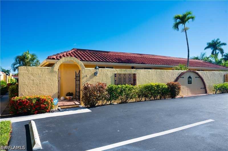 2 bedroom Attached at 136 Harrison Rd L3, Glades Country Club, Naples — photo 1