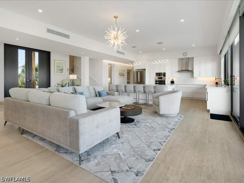 6 bedroom SingleFamilyResidence at 1798 Wavecrest Ct, Marco Beach, Marco Island — photo 5
