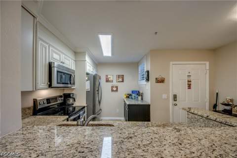 15370 Bellamar Cir 3411, Fort Myers FL - photo 8 of 50