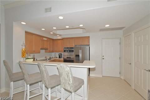 2738 Tiburon Blvd E B403, Naples FL - photo 18 of 27