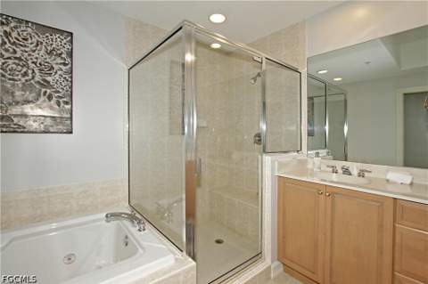 2738 Tiburon Blvd E B403, Naples FL - photo 19 of 27