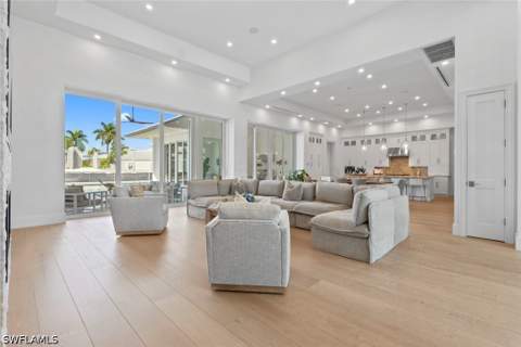1467 Marlin Dr, Naples FL - photo 6 of 41