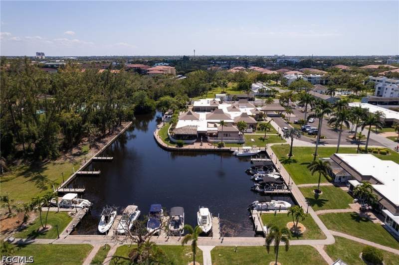 2 bedroom Attached at 5705 Harbour Club Rd, Hidden Harbour One Condo, Fort Myers — photo 3