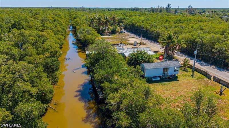 1 bedroom ManufacturedHome at 25 & 26 Plantation Dr, Plantation Island, Everglades City — photo 5