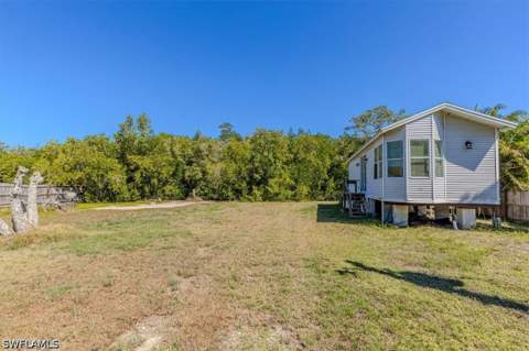 25 & 26 Plantation Dr, Everglades City FL - photo 7 of 30