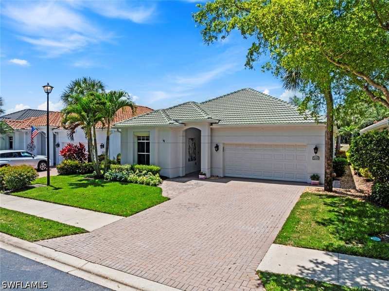 3 bedroom SingleFamilyResidence at 3599 Grand Cypress Dr, Bradford Lakes, Naples — photo 1