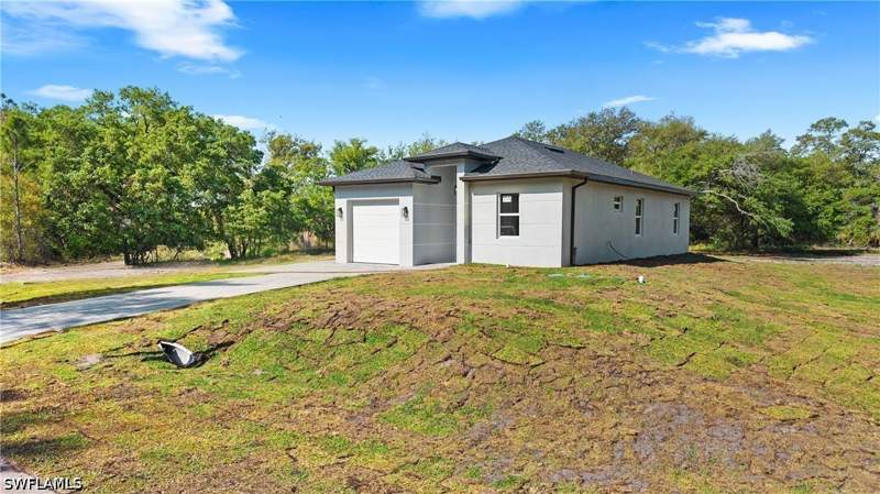 3 bedroom SingleFamilyResidence at 1805 Truman Ave, Lehigh Acres, Lehigh Acres — photo 2