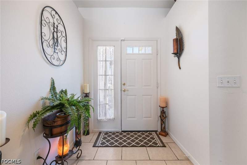3 bedroom SingleFamilyResidence at 213 SE 4th Pl, Cape Coral, Cape Coral — photo 3