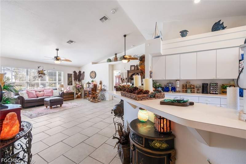 3 bedroom SingleFamilyResidence at 213 SE 4th Pl, Cape Coral, Cape Coral — photo 4