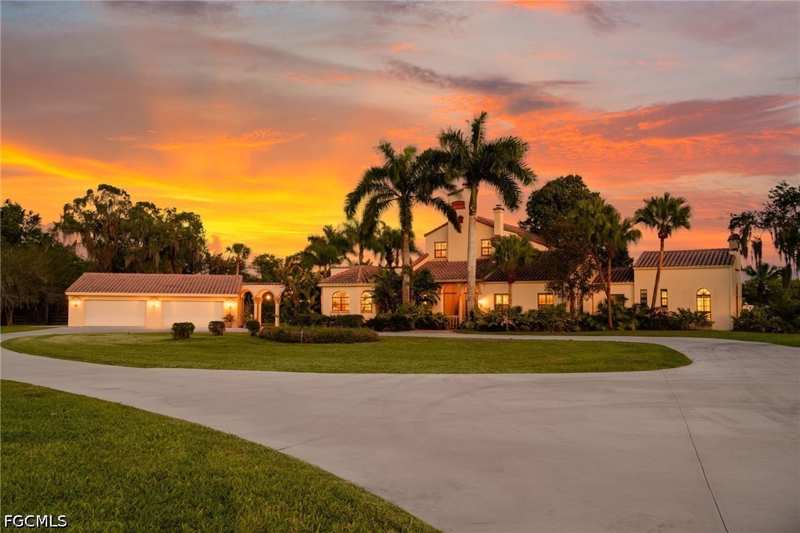 6 bedroom SingleFamilyResidence at 16100 N River Rd, Alva, Alva — photo 1