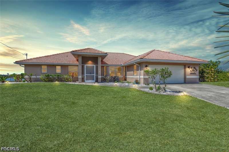 3 bedroom SingleFamilyResidence at 814 NW 11th Pl, Cape Coral, Cape Coral — photo 1