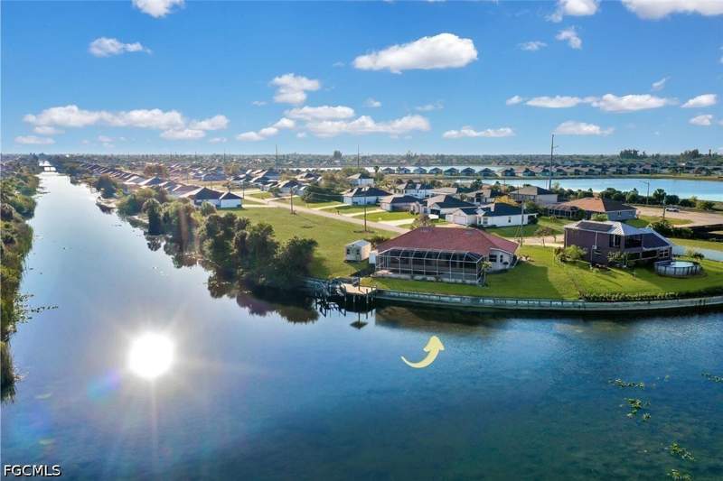 3 bedroom SingleFamilyResidence at 814 NW 11th Pl, Cape Coral, Cape Coral — photo 4
