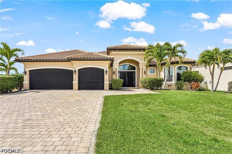4 bedroom SingleFamilyResidence at 4928 SW 11th Pl, Cape Coral, Cape Coral — photo 3
