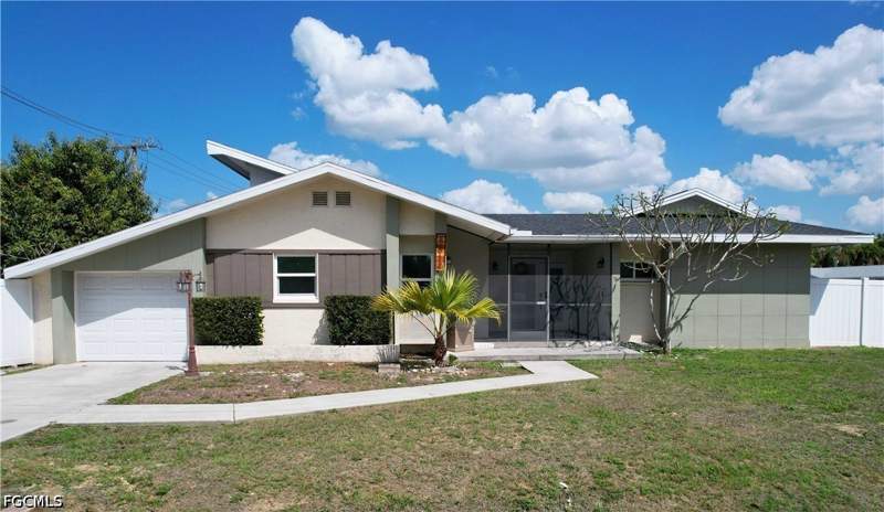 4 bedroom SingleFamilyResidence at 8512 Chatham St, Fort Myers Villas, Fort Myers — photo 2