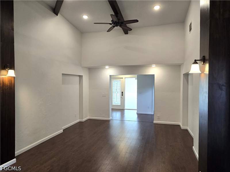 4 bedroom SingleFamilyResidence at 8512 Chatham St, Fort Myers Villas, Fort Myers — photo 3