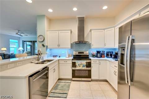 8786 E Bay Cir, Fort Myers FL - photo 13 of 33
