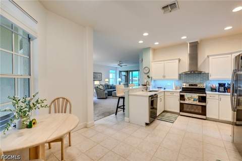 8786 E Bay Cir, Fort Myers FL - photo 15 of 33