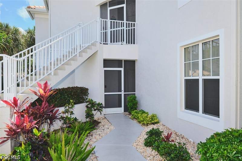 3 bedroom Condominium at 16430 Millstone Cir 101, Waterford, Fort Myers — photo 2