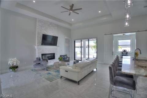 225 NW 1st St, Cape Coral FL - photo 8 of 44