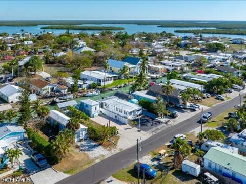 657 Palm Ave E, Goodland FL - photo 15 of 19