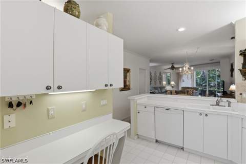 8420 Excalibur Cir R6, Naples FL - photo 10 of 40