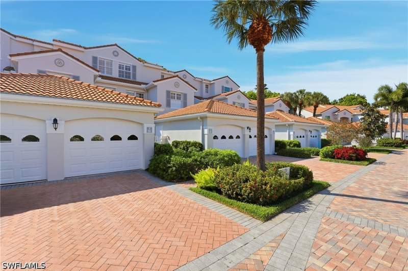 2 bedroom Condominium at 8420 Excalibur Cir R6, Avalon, Naples — photo 3