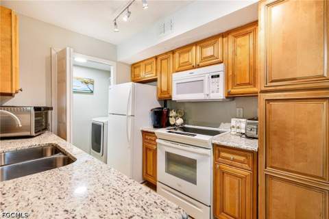 12620 Equestrian Cir 1705, Fort Myers FL - photo 7 of 41