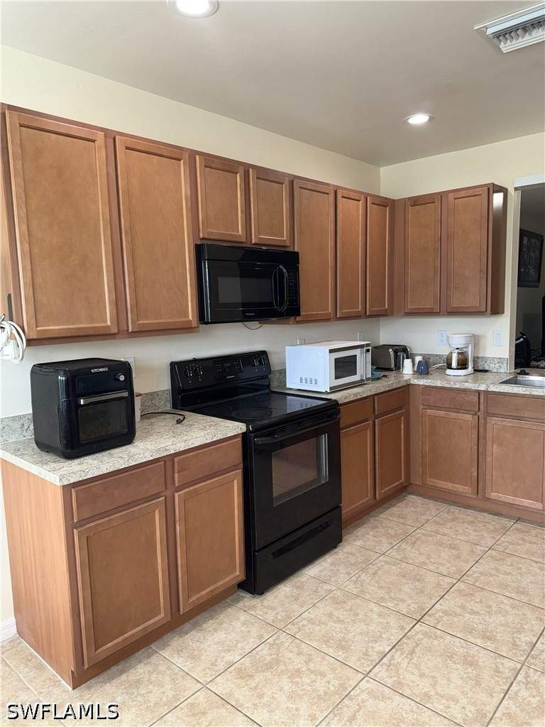 3 bedroom SingleFamilyResidence at 1823 SW 16th Ter, Cape Coral, Cape Coral — photo 5