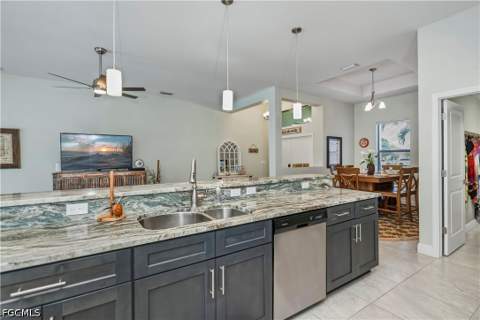 910 SW 12th Ter, Cape Coral FL - photo 16 of 45