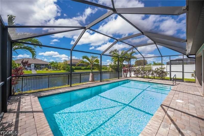 4 bedroom SingleFamilyResidence at 910 SW 12th Ter, Cape Coral, Cape Coral — photo 2