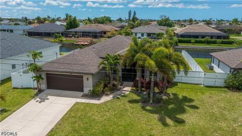 910 SW 12th Ter, Cape Coral FL - photo 9 of 45