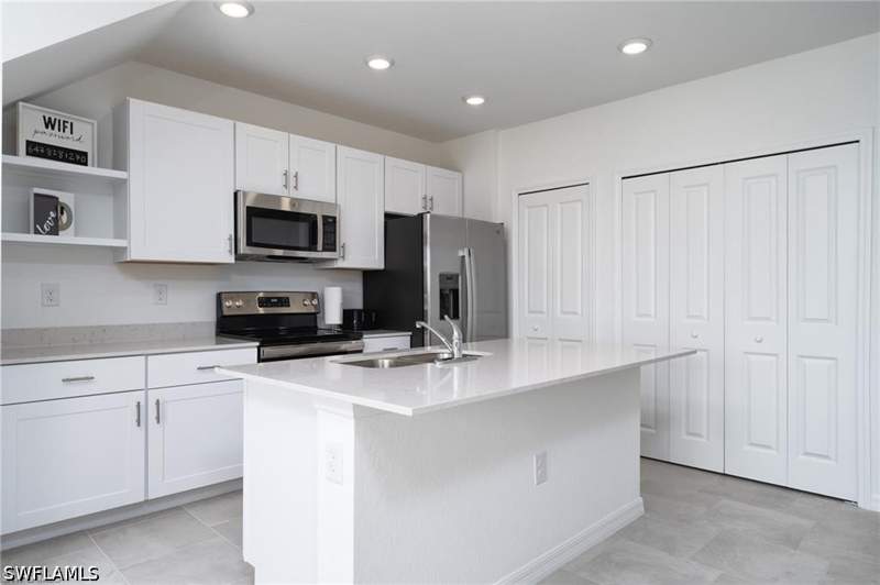 3 bedroom Townhouse at 14267 Oviedo Pl, Portico, Fort Myers — photo 4